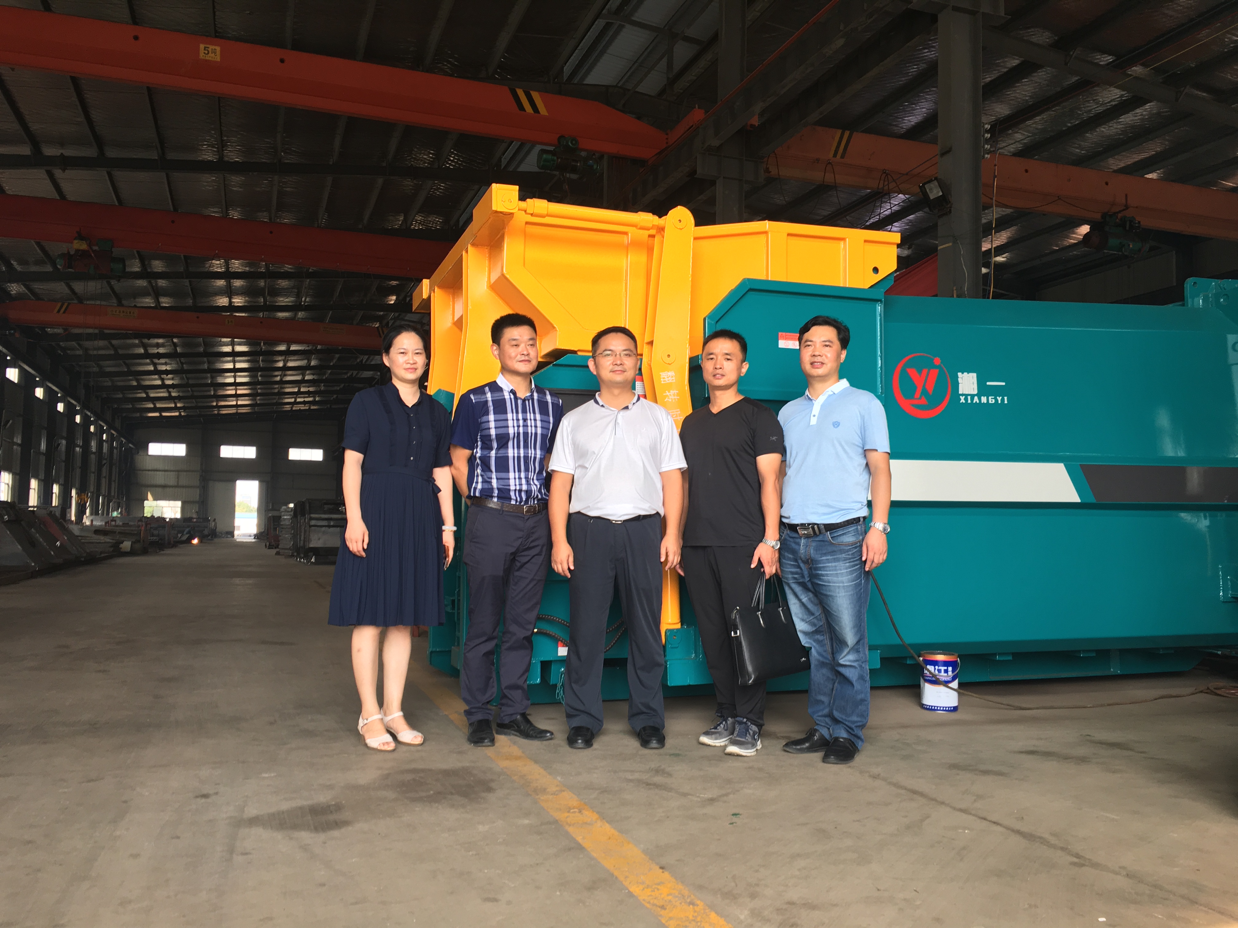 縣委常委劉俊武、經(jīng)信局局長(zhǎng)胡浪、副局長(zhǎng)曾慧敏、玉潭鎮(zhèn)副主任周術(shù)林來我司考察指導(dǎo)